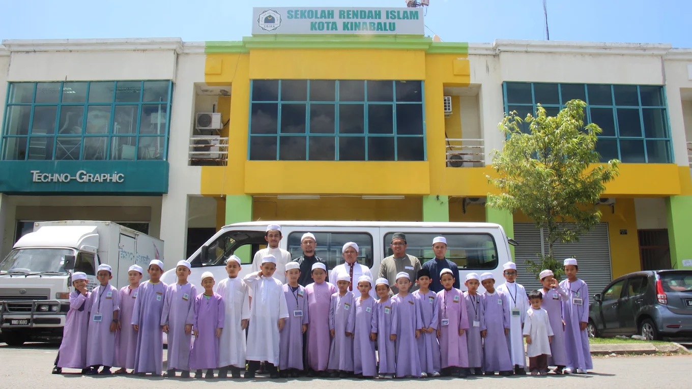 Warga Sekolah Rendah Islam Kota Kinabalu